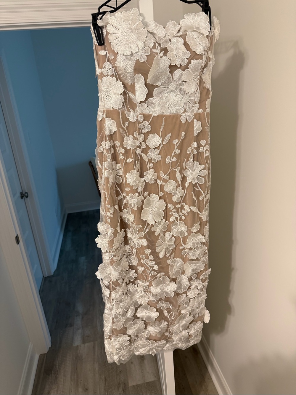 Elliatt Strapless Nude Dress with White Floral Appliqué